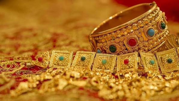 Gold Rate Today (2026): जानिए आज क्या है 24K और 22K सोने का भाव और निवेश के सही तरीके